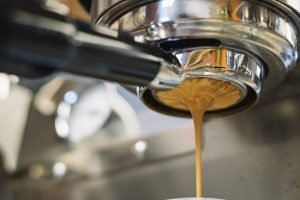 Espresso extraction through a naked portafilter